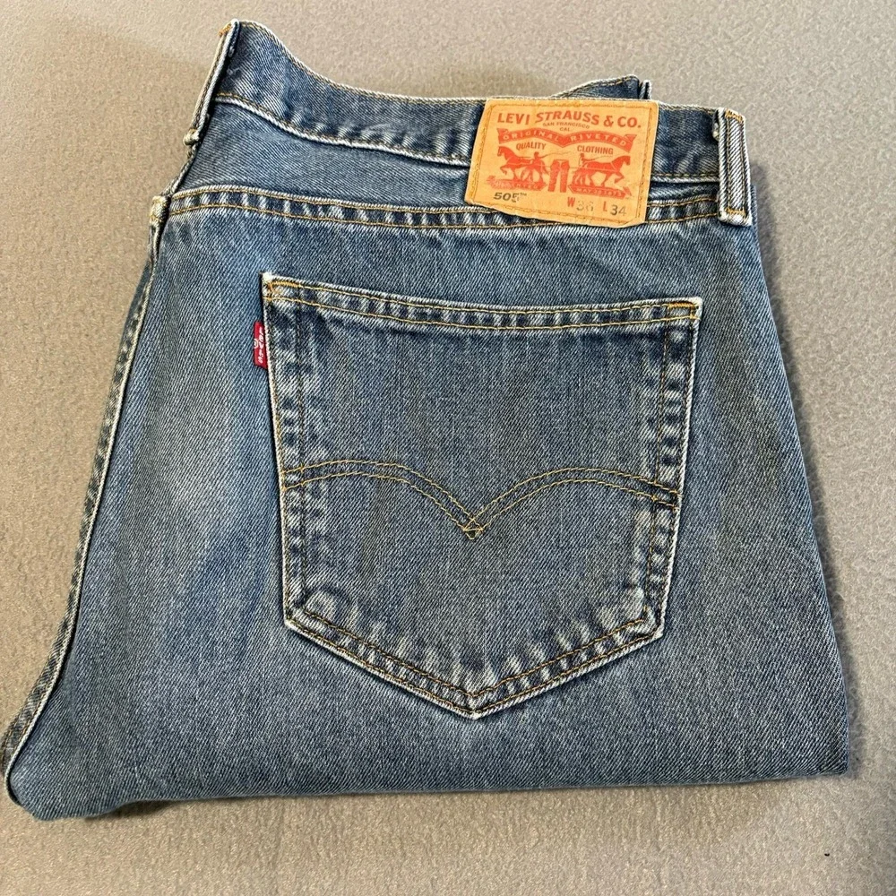 Levis 505 Jeans Mens 38x34 Blue‎ Regular Fit Straight Leg 100% Cotton Mexico Y2K